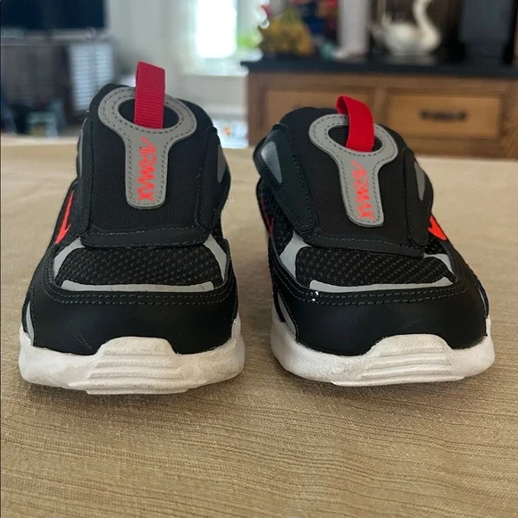Nike Air Max Bolt TD in Black University Red Toddler Size 8C - Picture 2 of 6